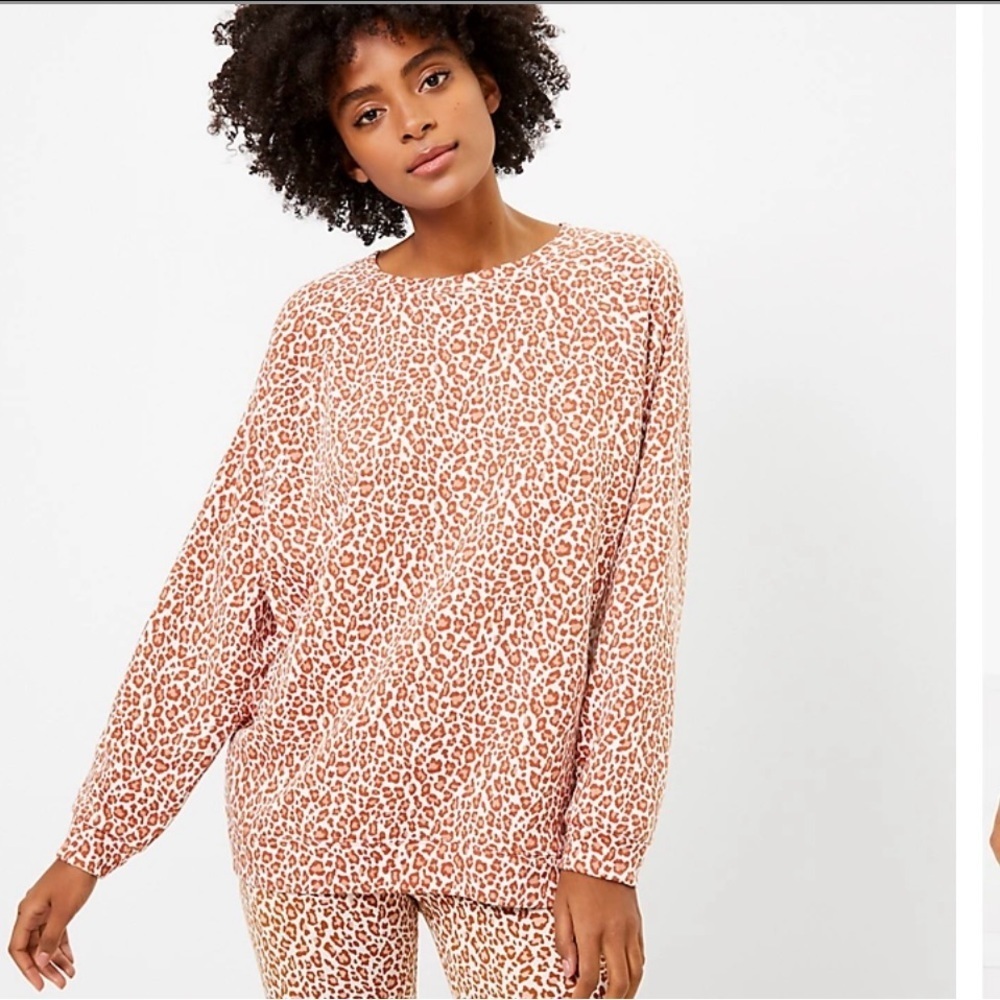 ❤️2/$15 or 3/$21❤️ Lou & Grey Leopard Print Oversized Terry Sweatshirt, Size PS